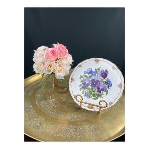Royal Albert "Pansies" by Sara Anne Schofield BRADEX No: 26-R64-1.2